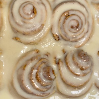Classic Cinnamon Rolls- 4 Pack