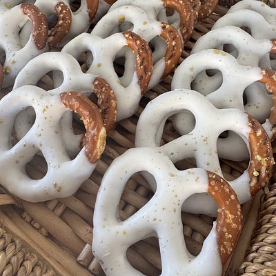 Pretzel Twists