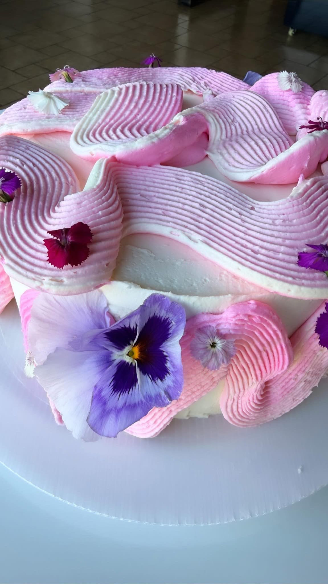 Petal Wave Cake