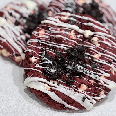 Red Velvet Oreo Cheesecake 