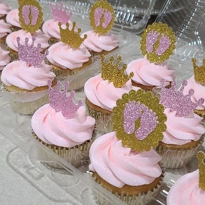 Classic Decorated Cupcakes 