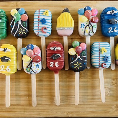 Dreamy Cakesicles 