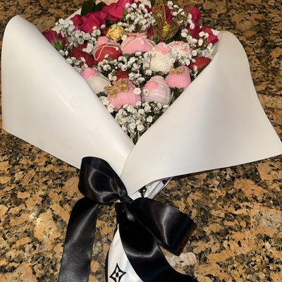 Long Stem Chocolate Covered Strawberry Floral Bouquet 