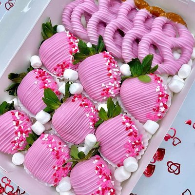 Chocolate Covered Strawberries & Chocolate Covered Pretzels Pack