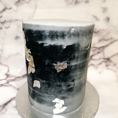 tall one tier six inch cake