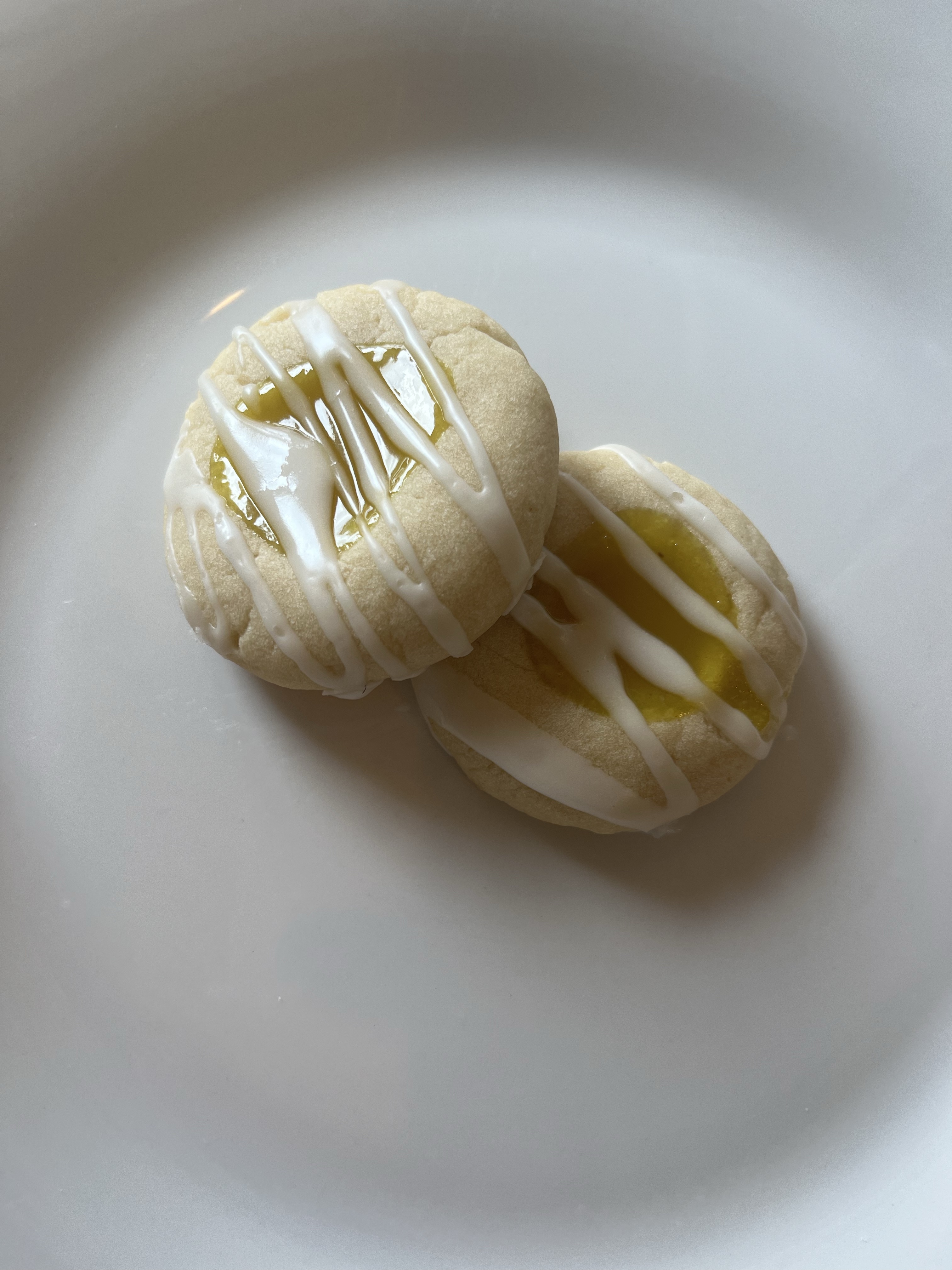 Vegan Lemon Saffron Shortbread Cookie