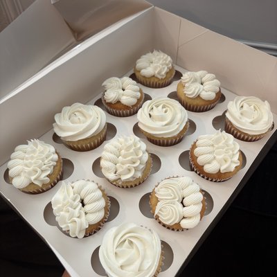 Angel Batch- 12 Cupcakes (Plain) 
