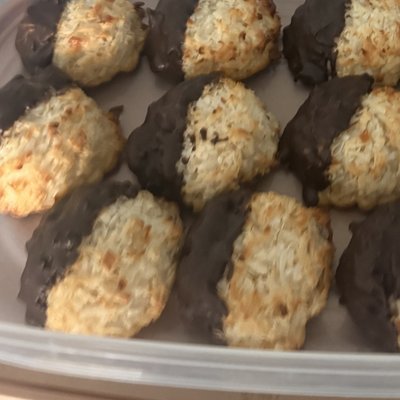 6-Pack -Chocolate Dipped Coconut Macaroons 