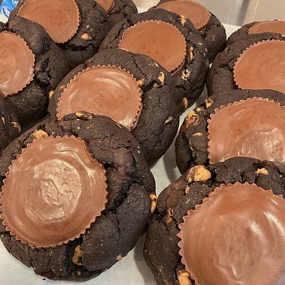Dark Chocolate Reese’s Cup Cookies
