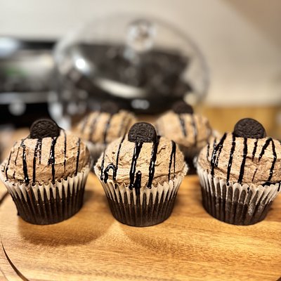 Chocolate Oreo Cupcakes