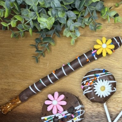 Chocolate Dipped Pretzels (12)