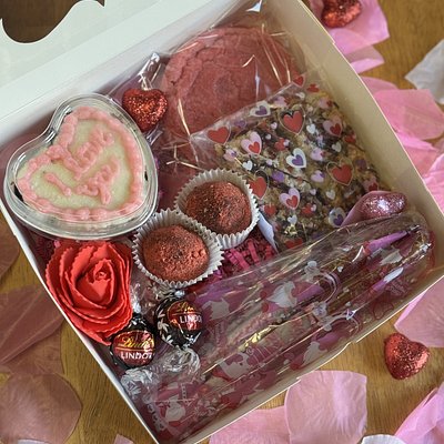 Valentines Day Treat Box 