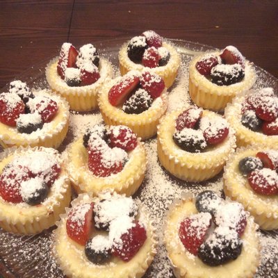Plain Cheesecakes W/Mix Berry Topping 