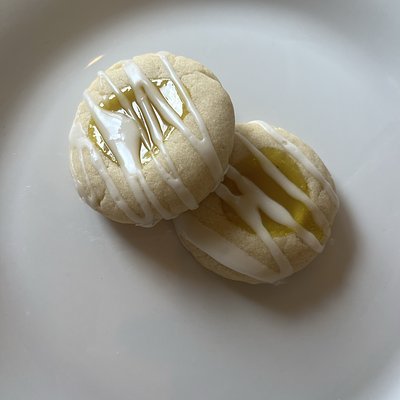 Vegan Lemon Saffron Shortbread Cookie
