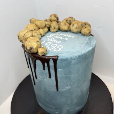 Customized Layer Round Cake 