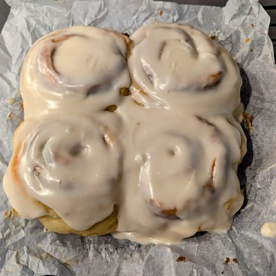 Cinnamon Rolls (4)