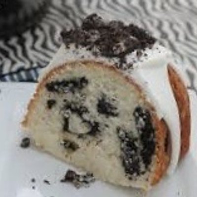 Oreo Cookies & Cream Pound Cake
