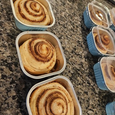 Potato Flake Sourdough Cinnamon Roll Single