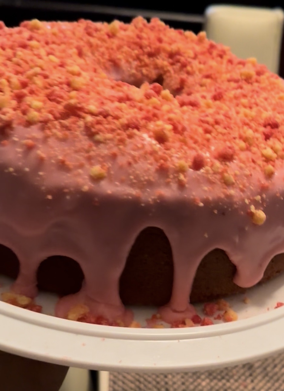 Strawberry Crunch Pound cake