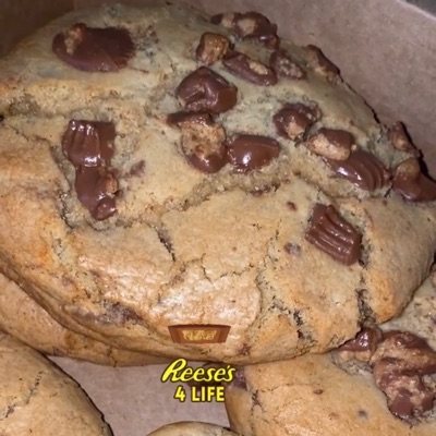 Reese’s Crumble Cookie (sold by 2,4,6,8 etc.)