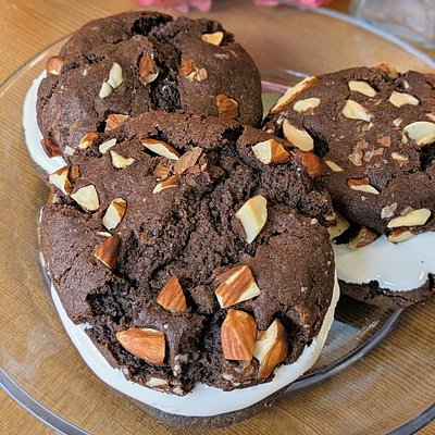 Rocky Mountain Road Sandwich Cookies