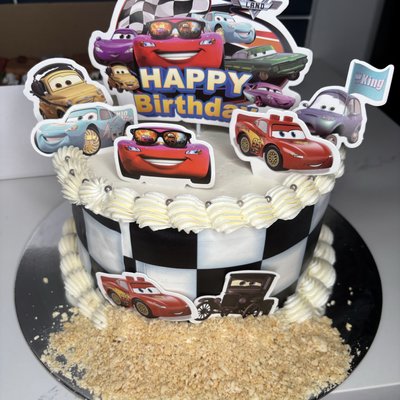 2 Layer 8 Inch Circle Cake