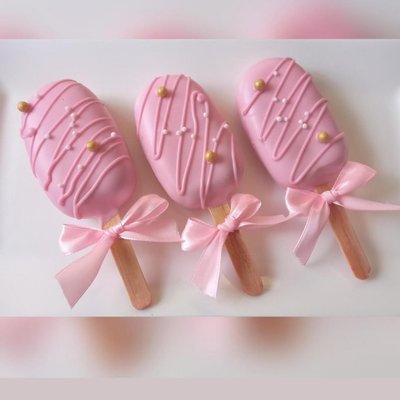 Cakecicles / Cake Popsicles