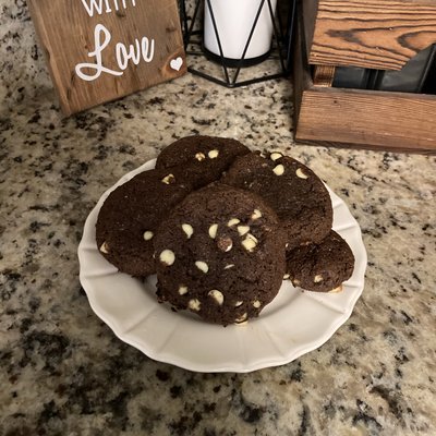 Chocolate Cookie W White Chocolate Chips-12