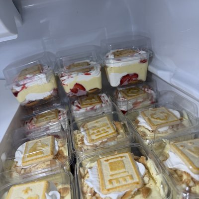Banana pudding cups. 