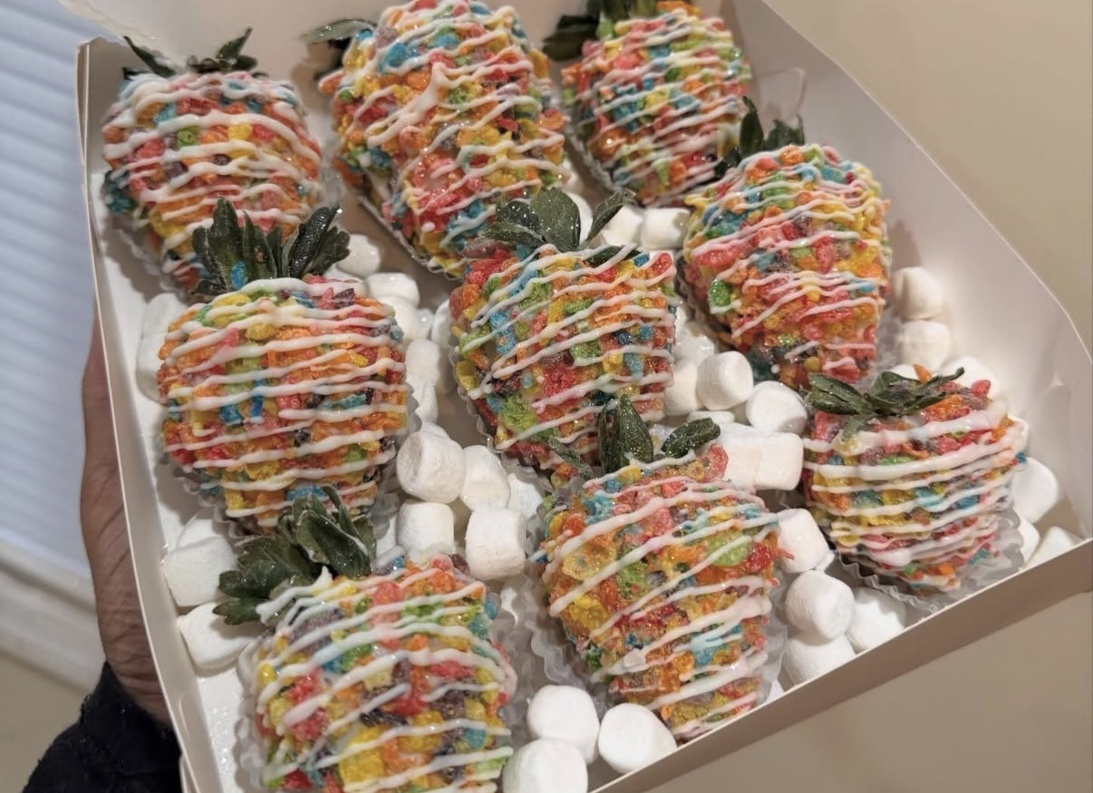 Fruity Pebbles Covered Berries (24 Count)