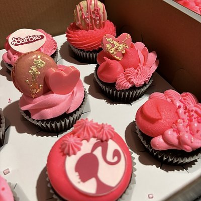 Custom Cupcakes 