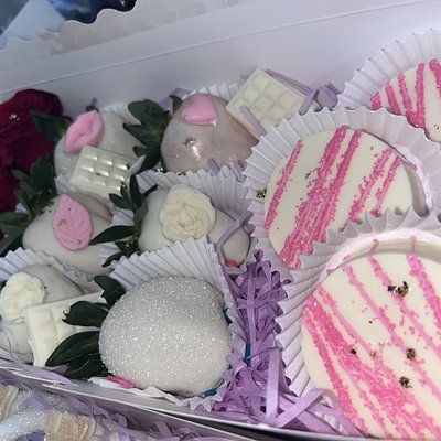 Rose 🌹  STRAWBERRY BOX 