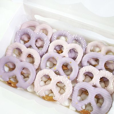 Customizable Chocolate Covered Pretzels