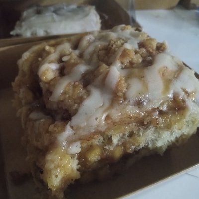 Apple Carmel Crunch Cinnamon Rolls