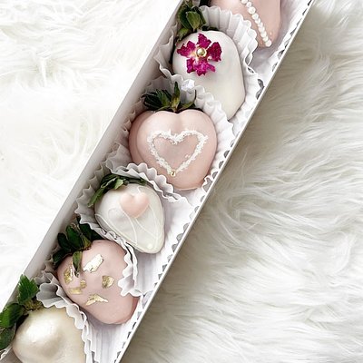 Strawberries Half Dozen 