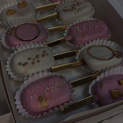 Cakesicles 