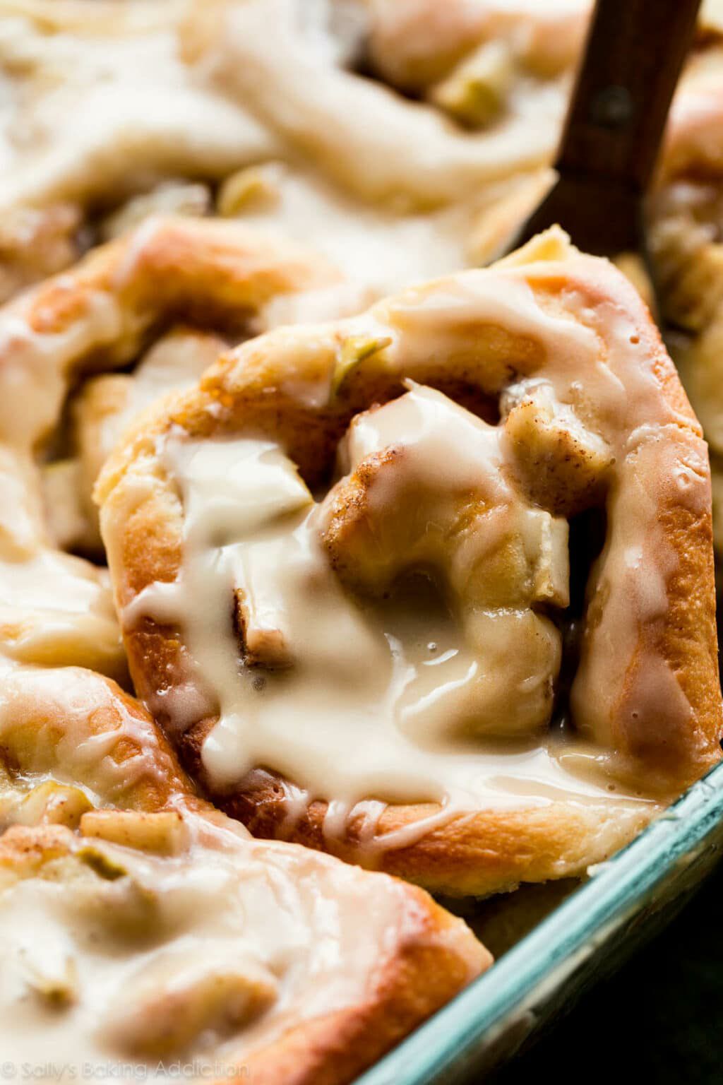 Apple Pie Cinnamon Roll Tray (1/2 Dz & 1 Dz)