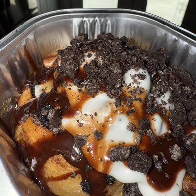 Oreo Stuffed Cinnamon Rolls