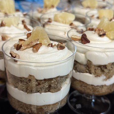 Lobelia’s Hummingbird Cake Cups (12-oz)