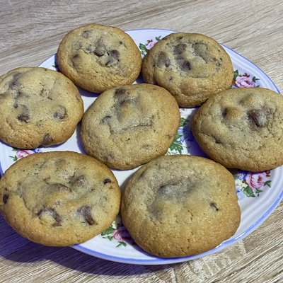 1 Dozen Chocolate Chip Cookies
