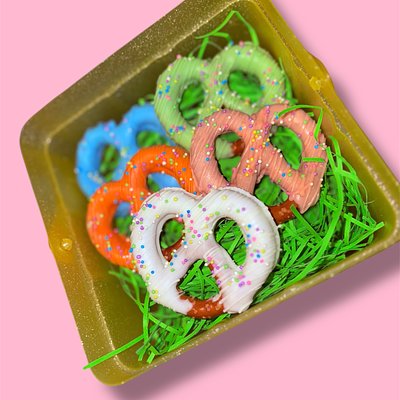 Classic Dipped Jumbo Pretzel Twists - 1/2 Dozen 