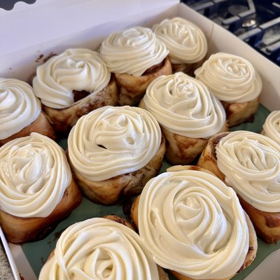 Classic Cinnamon Rolls 12 Pack 