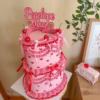 Two Tier Heart Cake (40-45 Servings) 