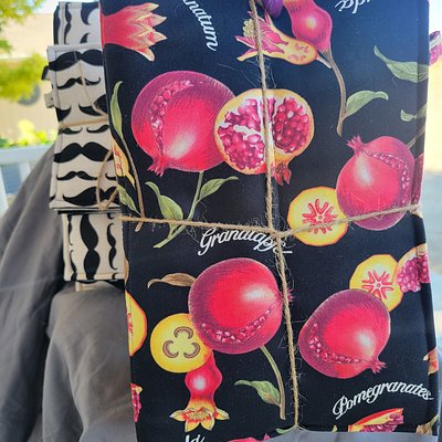 9 Piece Potholder Sets - Pretty Pomegranates