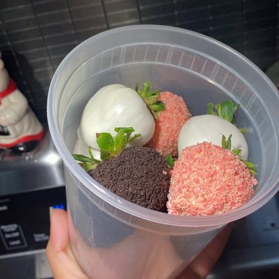 Chocolate Strawberry Cups