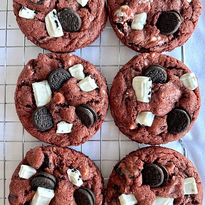 Red Velvet Oreo (1 Dozen)