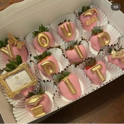 Customized Chocolate Covered Strawberries (12ct)