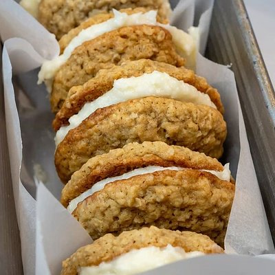 Oatmeal CREAM Pies. [6] 
