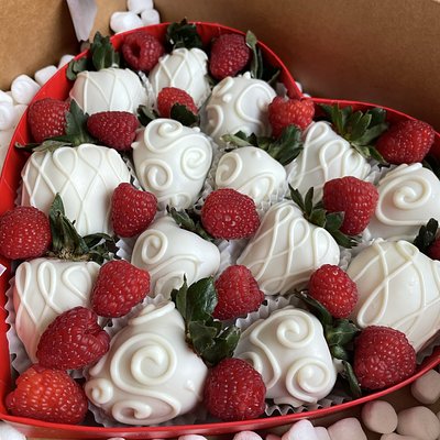 Custom Chocolate Covered Strawberries 