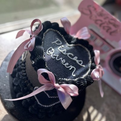 10” Heart Cake (serves 30/35)